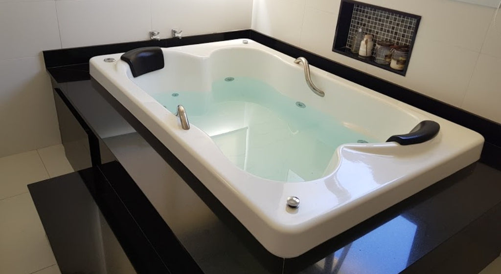 Banheira Com Hidromassagem Dupla Porto Príncipe completa - promoção