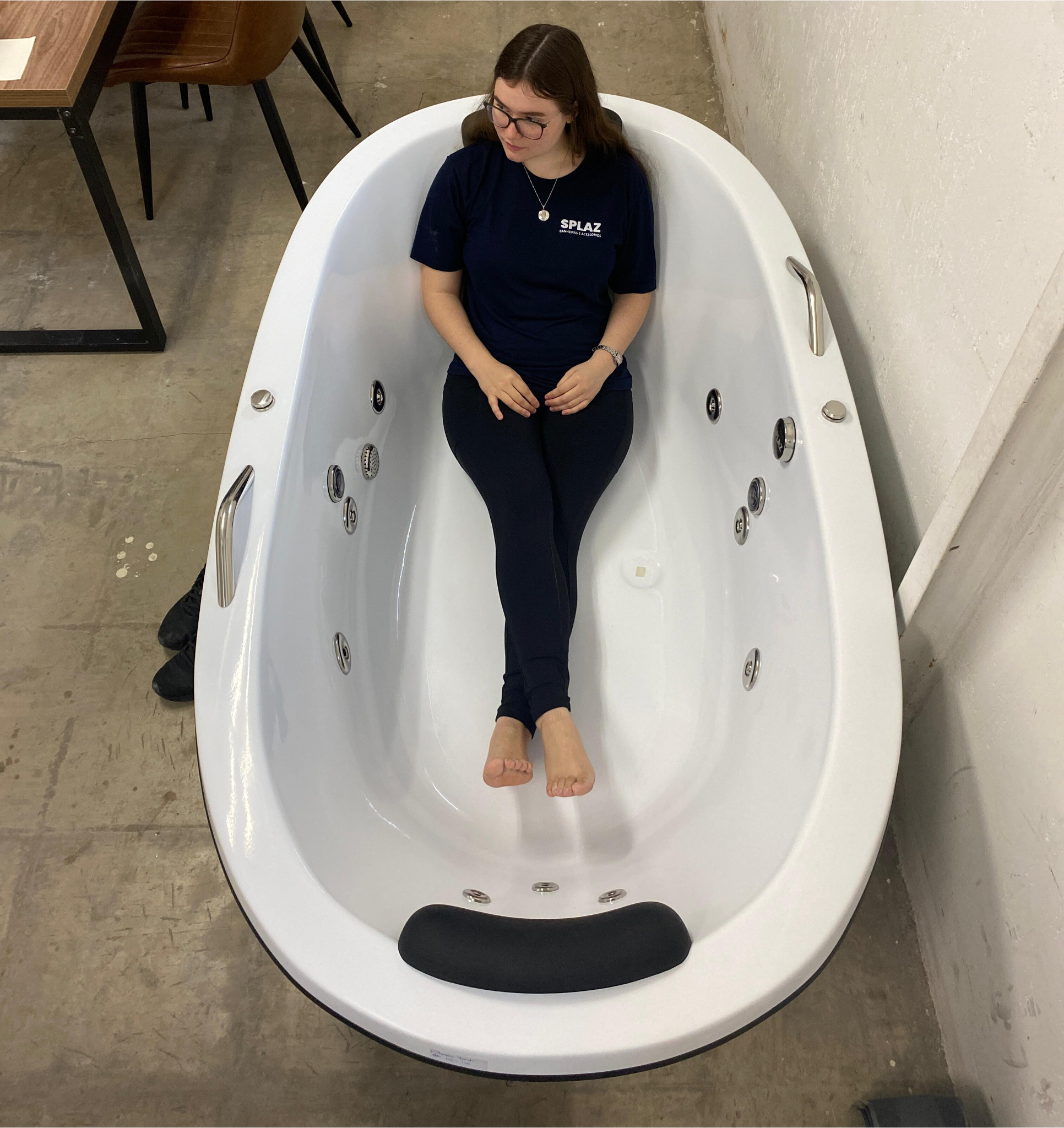 Ofurô Piacenza Premium Com Hidromassagem Aquecedor e Cromoterapia