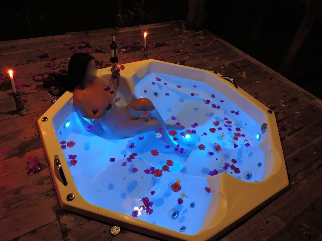 SPA 4 LUGARES SEXTAVADO 1.84 x 1.84 COM 12 JATOS