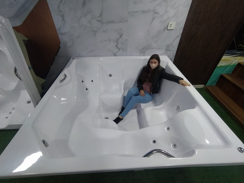 SPA 5 LUGARES VENEZA 2.00 x 2.00 COM 12 JATOS