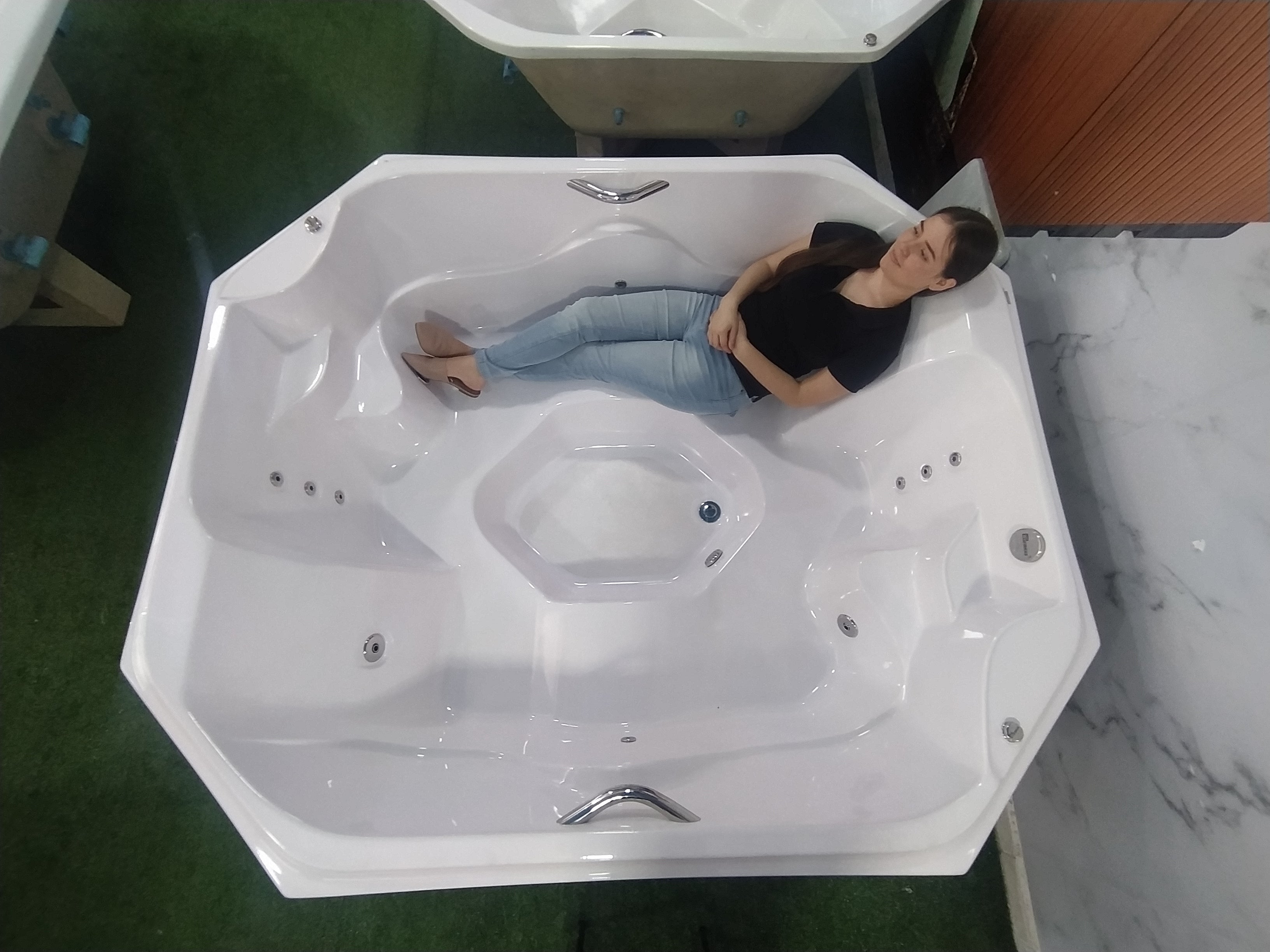 Spa Piccolo 6 lugares hidro + aquecedor + cromoterapia