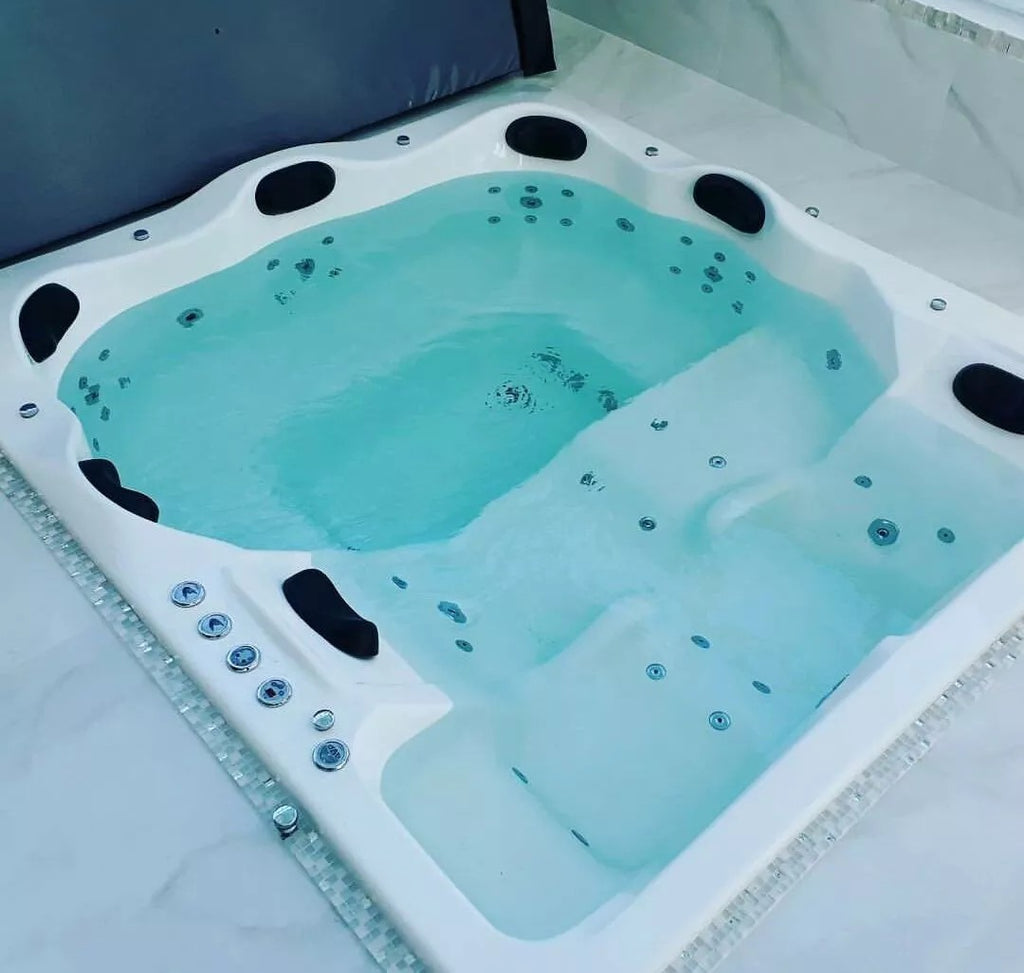 Spa com hidro 7 lugares - Copacabana 2.40x2.20 / Completa para funcionamento