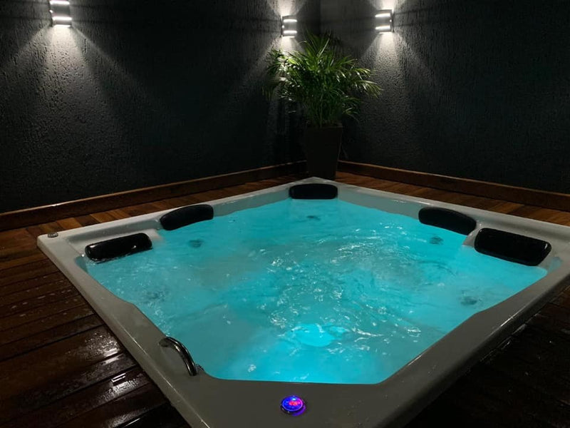 Spa 5 lugares com hidromassagem quadrado 2x2