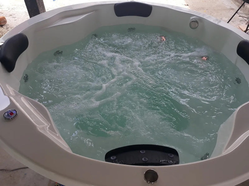 SPA 4 LUGARES REDONDO 1.80 x 1.80 COM 20 JATOS