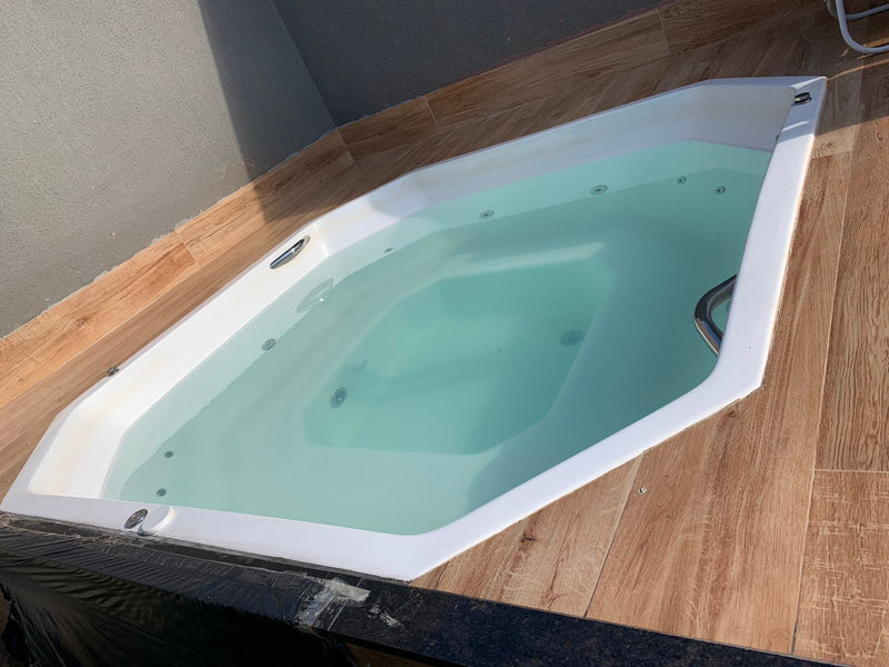 Spa 8 lugares com hidromassagem Itaparica 20 jatos