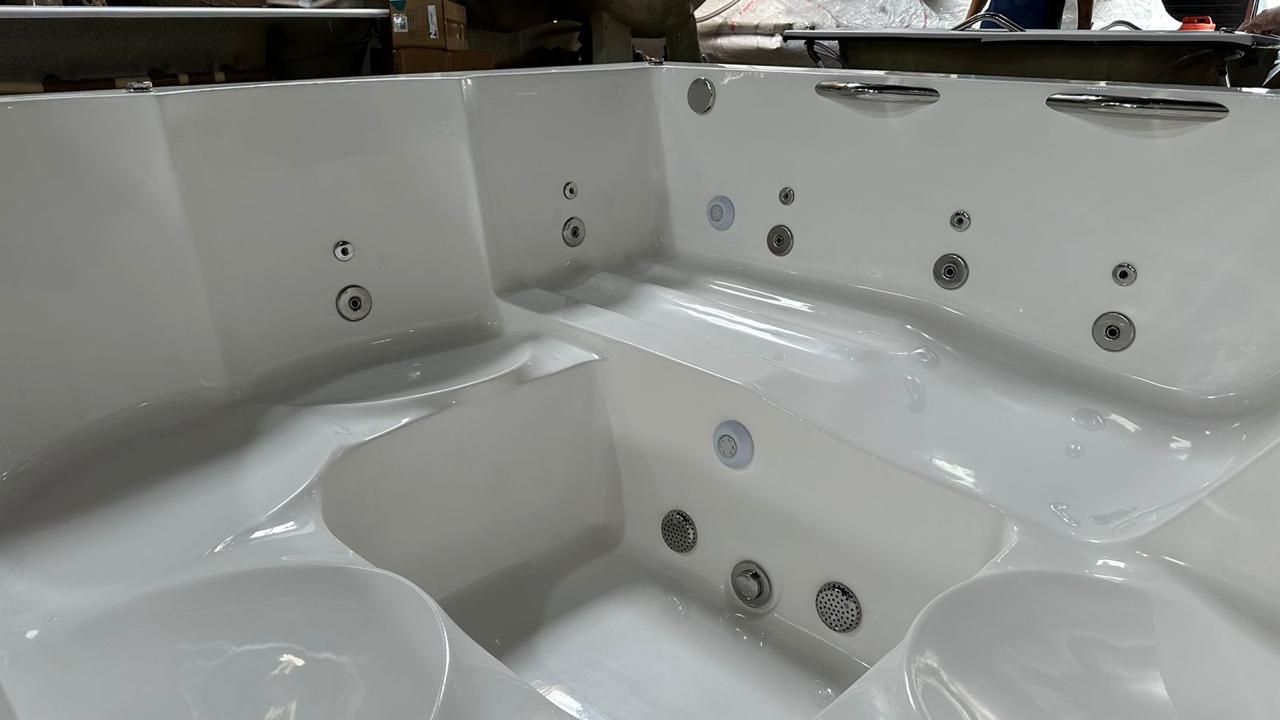 Spa 6 Lugares modelo Cristal 1.90 x 1.90