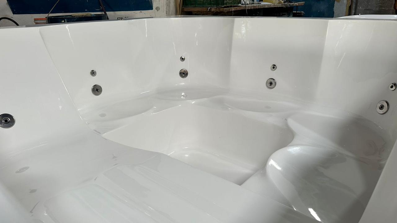 Spa 6 Lugares modelo Cristal 1.90 x 1.90