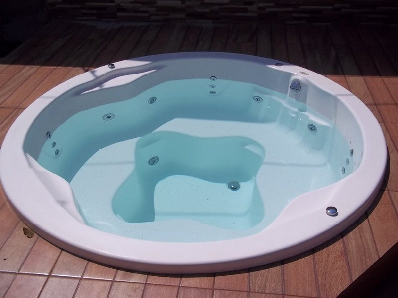 SPA 4 LUGARES REDONDO 1.80 x 1.80 COM 20 JATOS