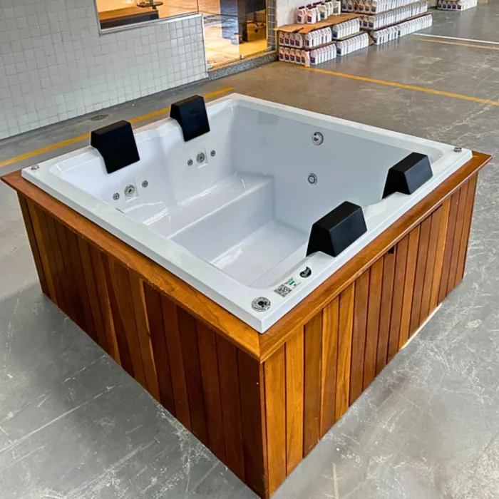 SPA 4 LUGARES QUADRADO 1.70 x 1.60 COM 12 JATOS